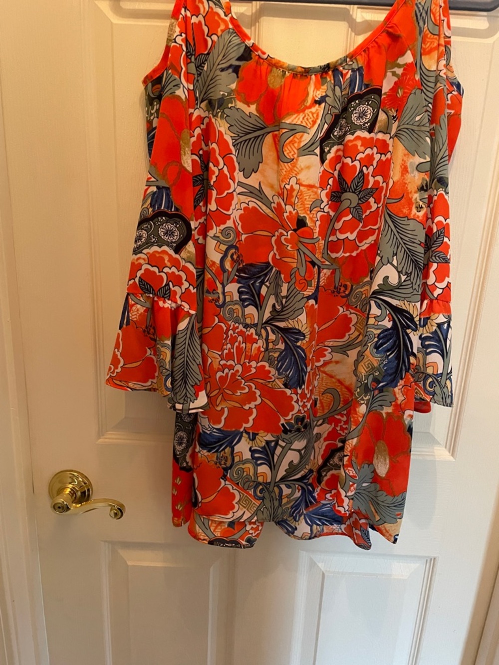 Peter Nygard Plus Vibrant Coral & Sage Floral Tie-Neck Blouse - Picture 5 of 12